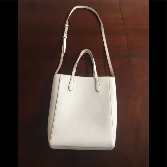 Banana Republic Handbags - Banana Republic beige Tote
